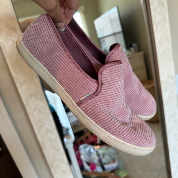 Toms Pink Flats with Elastic Panels and Textured Fabric - Picture 2 of 5